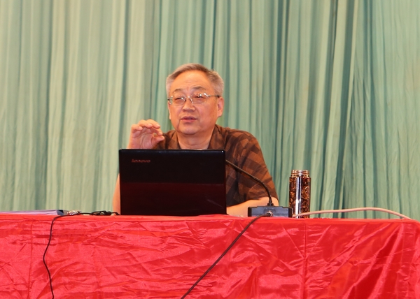 李演珍副秘書長做精彩報告 李演珍副秘書長做精彩報告