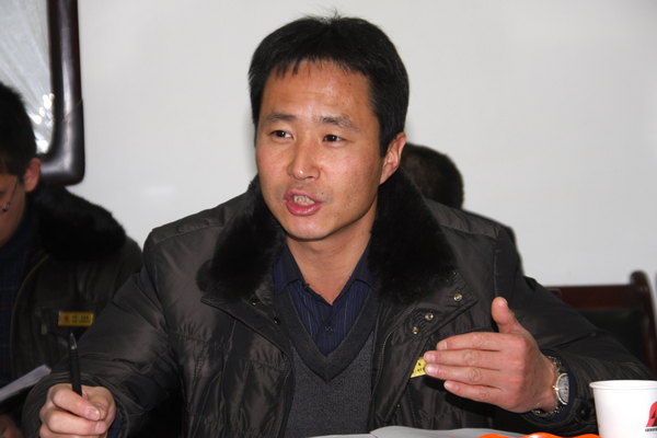 副礦長、總工程師岳東在會上講話 副礦長、總工程師岳東在會上講話