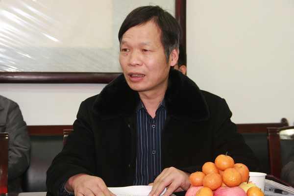 下石節(jié)礦安監(jiān)處處長張緒洲在會上講話 下石節(jié)礦安監(jiān)處處長張緒洲在會上講話