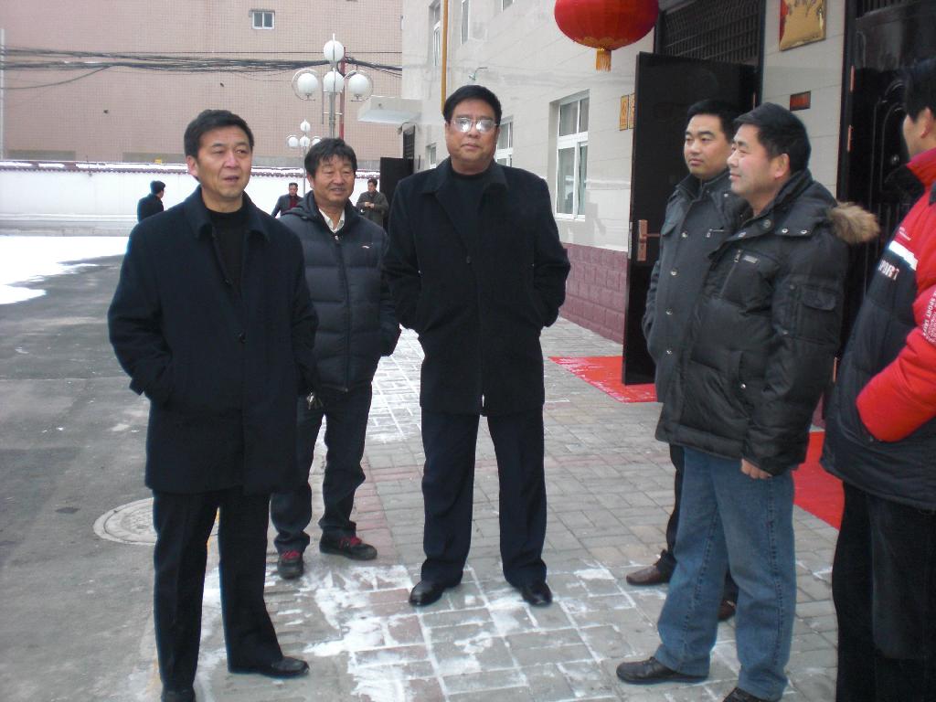 李先鋒總經(jīng)理代表公司黨政對(duì)事務(wù)中心干部職工進(jìn)行慰問并講話 李先鋒總經(jīng)理代表公司黨政對(duì)事務(wù)中心干部職工進(jìn)行慰問并講話